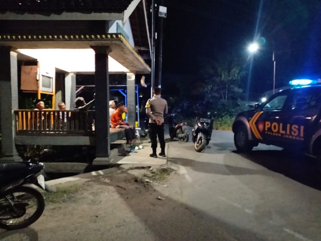 Polsek Jambon Tingkatkan Patroli Blue Light untuk Cegah Kejahatan dan Penipuan Online