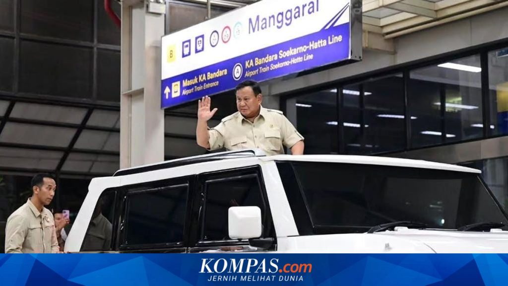 Prabowo Disambut Hangat Usai Menumpangi Kereta Nusantara Explorer di Stasiun Manggarai