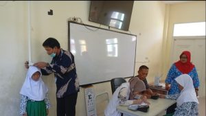 Puskesmas Kepulauan Seribu Selatan Adakan Pemeriksaan Kesehatan Gratis untuk Siswa MIN 17