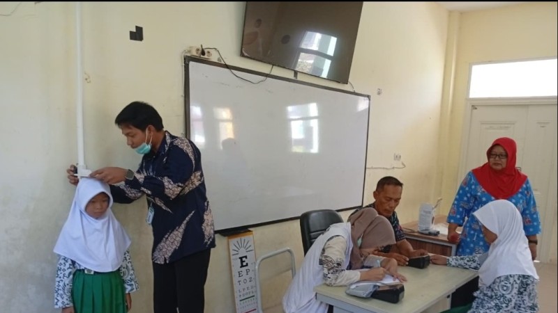 Puskesmas Kepulauan Seribu Selatan Adakan Pemeriksaan Kesehatan Gratis untuk Siswa MIN 17