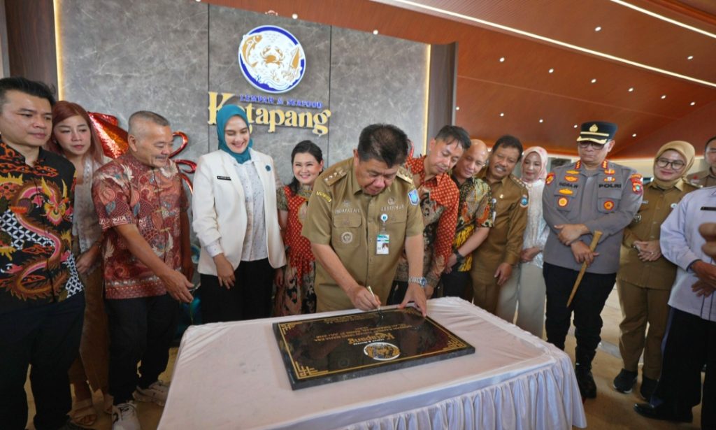 Resmikan Lempah & Seafood Ketapang, Gubernur Hidayat Arsani Targetkan Kuliner Jadi Motor Ekonomi Baru Babel