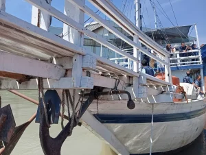 RS Kapal Ksatria Airlangga: Solusi Kesehatan bagi Warga Kepulauan Sumenep