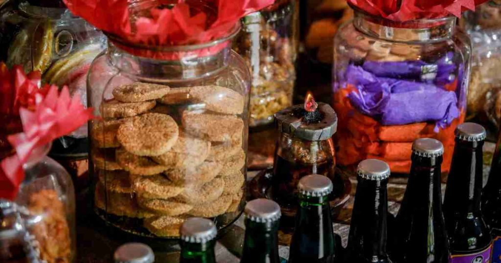 Snackpacking: Gaya Liburan Gen Z Berburu Jajanan Lokal di Pasar Tradisional