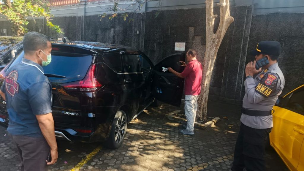 Sopir Travel Tewas di Dalam Mobil Saat Menunggu Tamu di Hotel Kawasan Kuta