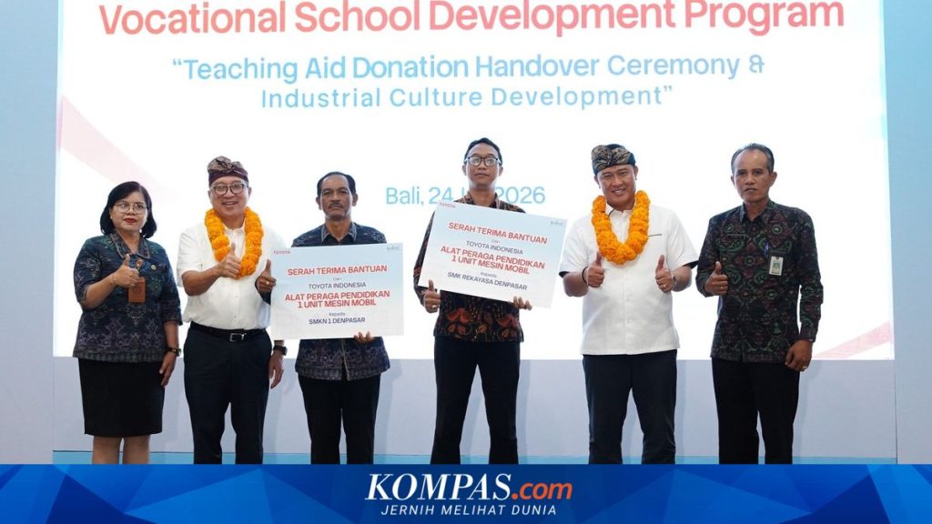 TMMIN Beri Donasi Mesin Kendaraan untuk Dua SMK di Bali