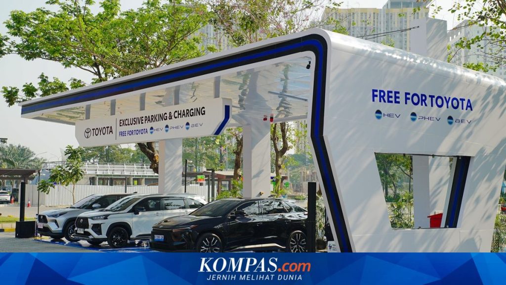 Toyota Perluas Fasilitas Pengisian Daya Gratis untuk Mobil Listrik di Bekasi