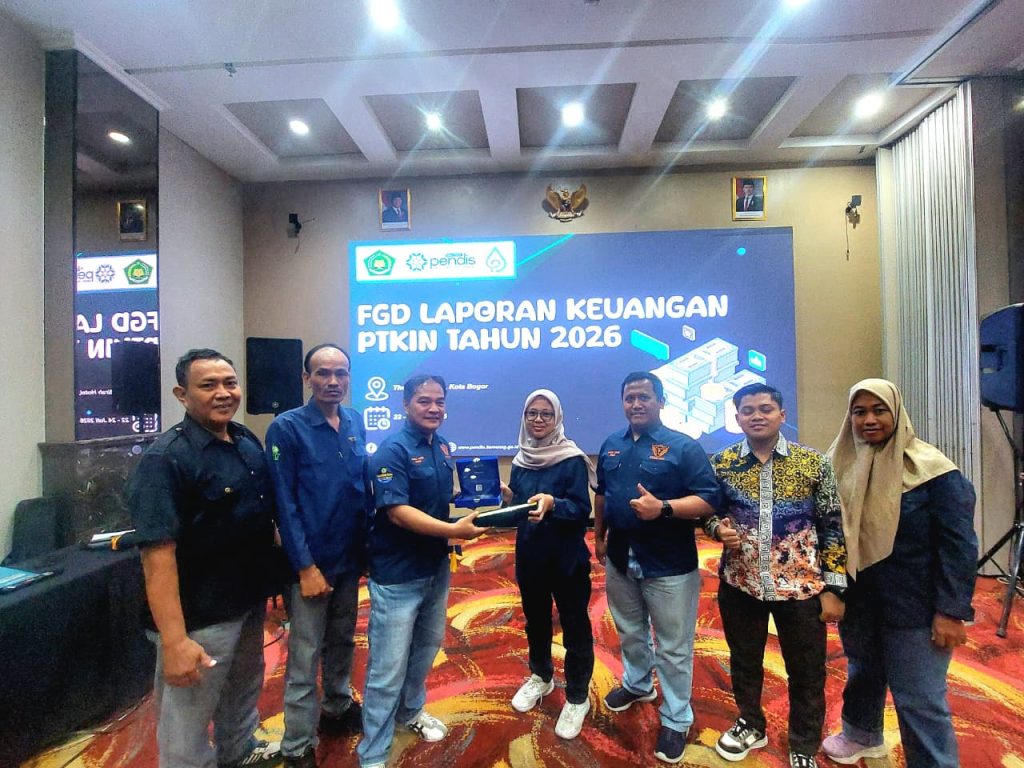 UIN Walisongo Diganjar Penghargaan Ketaatan Pelaporan Keuangan Terbaik oleh Kemenag
