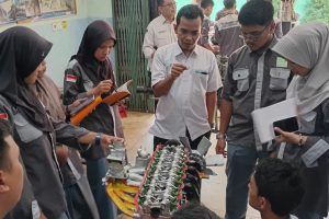 UNP Perbarui Metode Belajar Otomotif di MAN 2 Padang dengan Trainer Interaktif