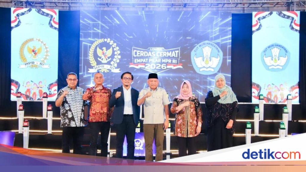 Wagub Malut Puji Kegigihan Siswa Taliabu di Ajang LCC Empat Pilar MPR