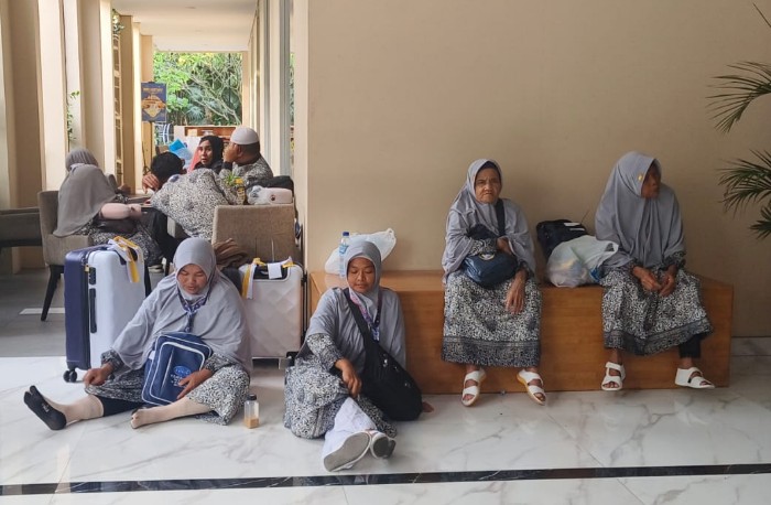 30 Jemaah Umrah Asal Madina Terlantar di Bandara Kualanamu, Diduga Ditinggal Travel