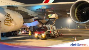 Airbus A380 Mendarat di Bandara Soetta dengan Muatan 92.901 Liter Avtur
