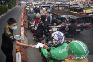 Antisipasi ISPA Akibat Asap Karhutla, Ribuan Masker Dibagikan di Palembang