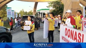 Atlet Riau Berdemo Minta Bonus PON, Angkat Kardus Bertuliskan 'Sumbangan Korban Bencana Olahraga'
