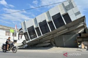 Bantuan Kemanusiaan Mengalir untuk Korban Gempa NTT: Kemhan Kirim 20 Ton Logistik