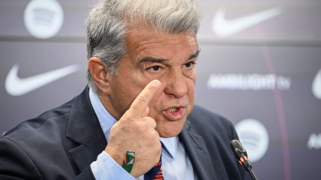 Barcelona Beri Tanggapan Resmi Terkait Insiden Tak Terduga