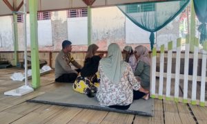 Bhabinkamtibmas Kutamanah Edukasi Warga di Posyandu: Jaga Kamtibmas dan Kesehatan Anak