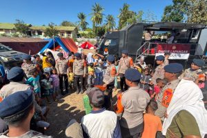 Brimob Gelar Trauma Healing dan Layanan Kesehatan untuk Pulihkan Semangat Pengungsi