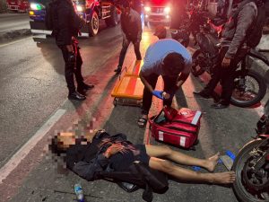 Brimob Polda Metro Jaya Terjun Bantu Evakuasi Korban Laka Lantas di Bekasi