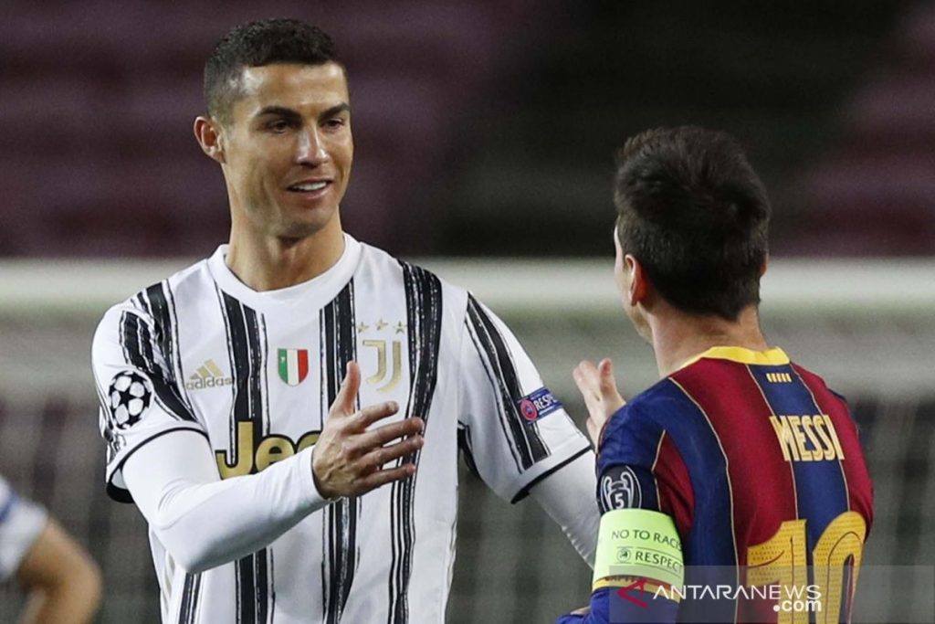 Cristiano Ronaldo Ucapkan Belasungkawa untuk Lionel Messi
