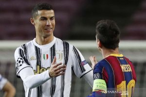 Cristiano Ronaldo Ucapkan Belasungkawa untuk Lionel Messi