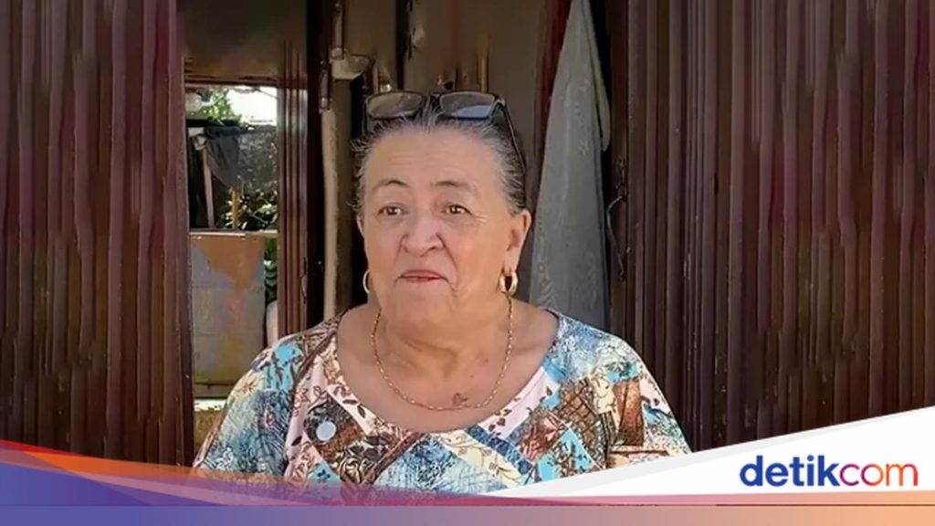 Dari Bergunjing Jadi Jutawan: Kisah Nenek-Nenek yang Beli Rumah Berkat Hobi Gosip