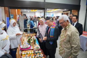 Dekranasda Makassar Kenalkan Kuliner Lokal di ASEAN Day Food Festival 2026