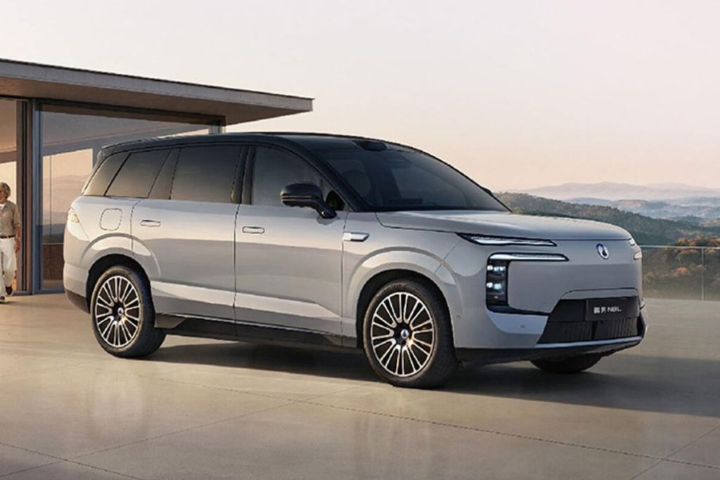Denza N8: SUV Listrik dengan Jangkauan 1.000 Kilometer Sekali Pengisian