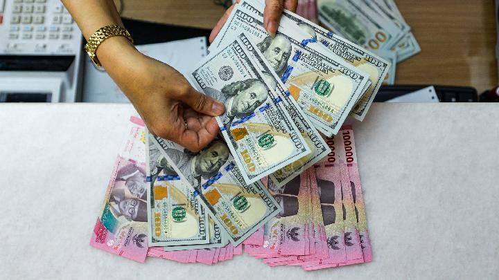 Dolar AS Tembus Rp17.630, Rupiah Terus Tertekan Faktor Global