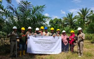 Dosen ITSI Terapkan Teknologi Spore Trap untuk Deteksi Dini Penyakit Karat Daun di Desa Serbananti