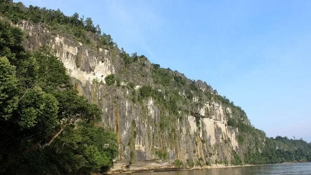 DPRD Mahulu Usulkan Batu Dinding Jadi Prioritas Utama Pariwisata Daerah