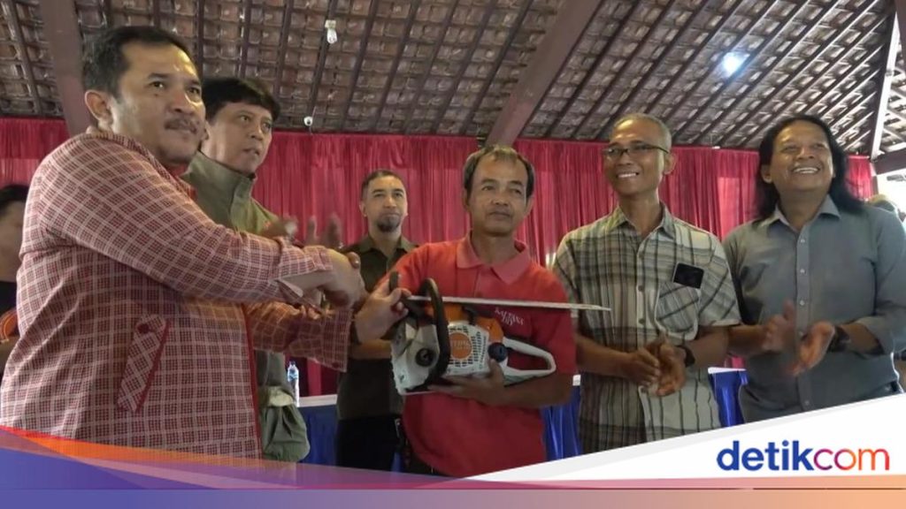 Eko Suwanto Salurkan 13 Unit Alat Mitigasi Bencana untuk Yogyakarta