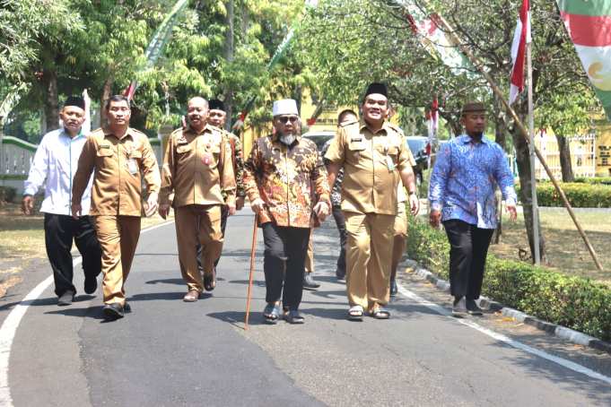 Gubernur Bengkulu Terpikat Pesona Kuliner Khas Blora: Kopi Santen dan Lontong Tahu Daun Jati