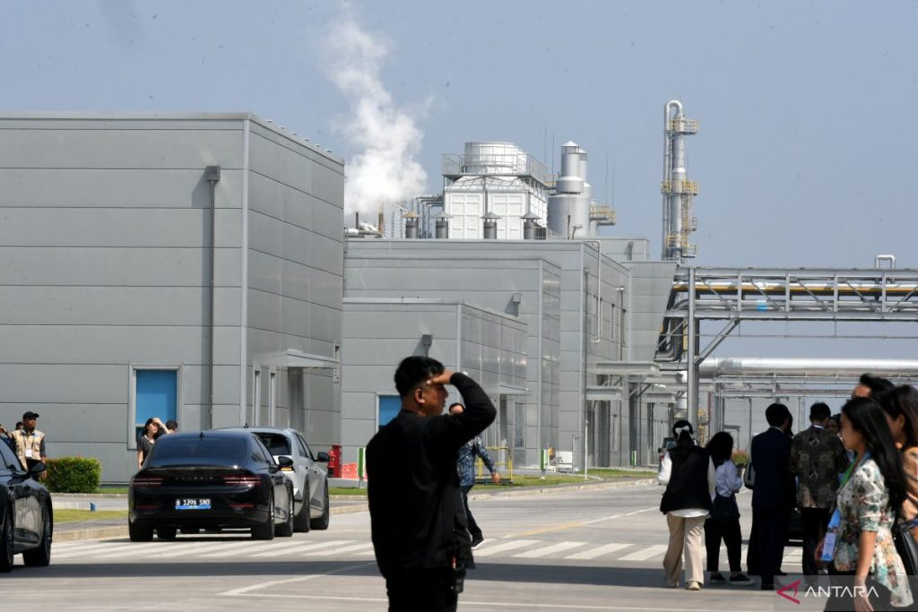 IEEFA Dorong Indonesia Ambil Peran Lebih Besar di Industri Otomotif