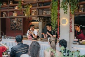 Jelajahi Indonesia Lewat Kuliner: Tren Wisata Makanan Makin Populer Menurut Airbnb