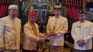 Jokowi dan Upaya Mempertahankan Legitimasi Kekuasaan Berbasis Tradisi