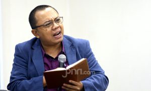 Jokowi Terima Gelar Saat Kunjungan Daerah: Pengamat Sebut sebagai Strategi Konsolidasi Politik