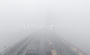 Kabut Asap Selimuti Palembang Akibat Karhutla, Warga Terdampak