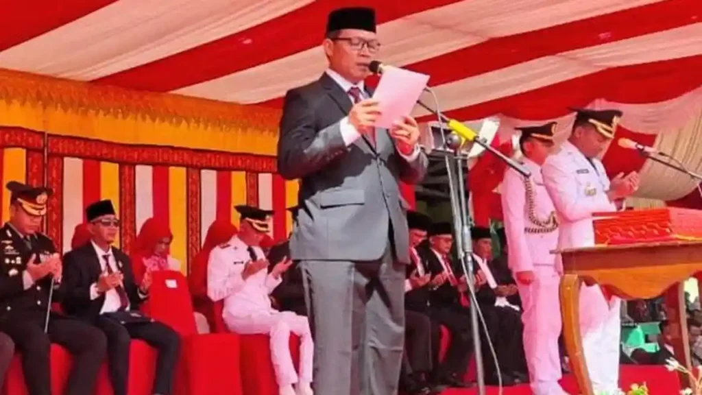 Kakankemenag Abdya Ajak Masyarakat Peduli Korban Bencana Saat Pimpin Doa HUT ke-81 RI