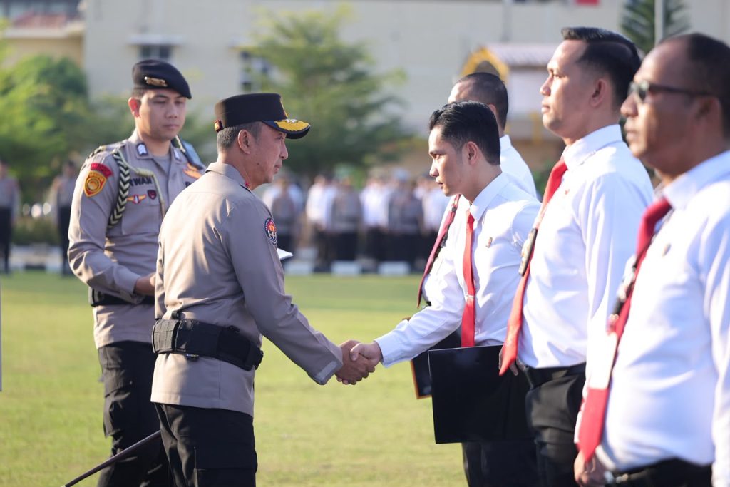 Kapolda Sumsel Tegaskan Pentingnya Disiplin dan Kesehatan Personel dalam Apel Penghargaan