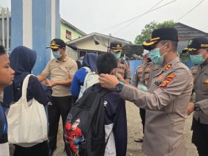 Kapolres Lubuk Linggau Bagikan 1.276 Masker ke Siswa SMP Negeri 02 untuk Jaga Kesehatan Pelajar