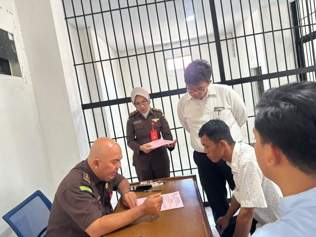 Kasus Kecelakaan Kerja di PT Palma Selesai, Polda Sulbar Serahkan Tersangka ke Kejaksaan