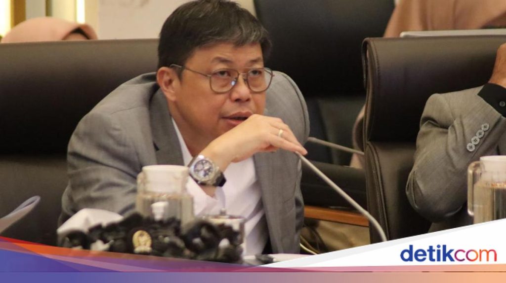 Kebakaran Hutan Bromo Meluas, Komisi IV DPR Dorong Perbaikan SOP Penanganan
