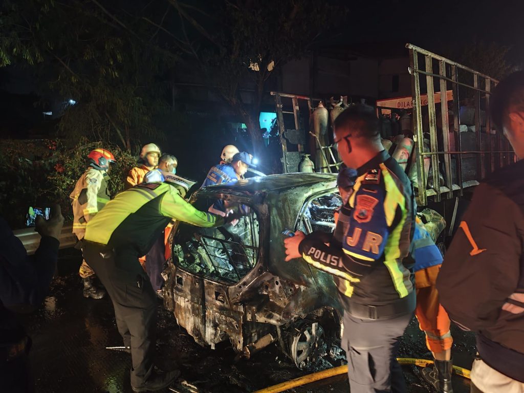 Kecelakaan Maut di Tol Sumo: Brio Tabrak Truk Gas, Satu Anak Meninggal