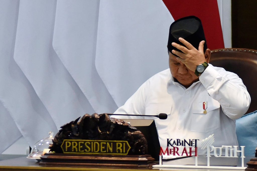Kepuasan Publik Terhadap Prabowo Anjlok: Faktor-Faktor yang Mempengaruhi