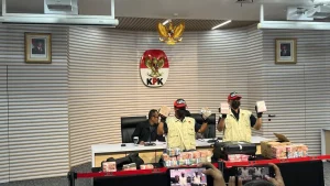 Korupsi di Tingkat Kepala Daerah: Putaran Konversi Modal Politik yang Tak Berujung