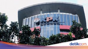 KPK Geledah Rumah Pemeriksa Pajak di Malang, Sita Emas Batangan 1,3 Kg dan Uang Tunai Rp 100 Juta
