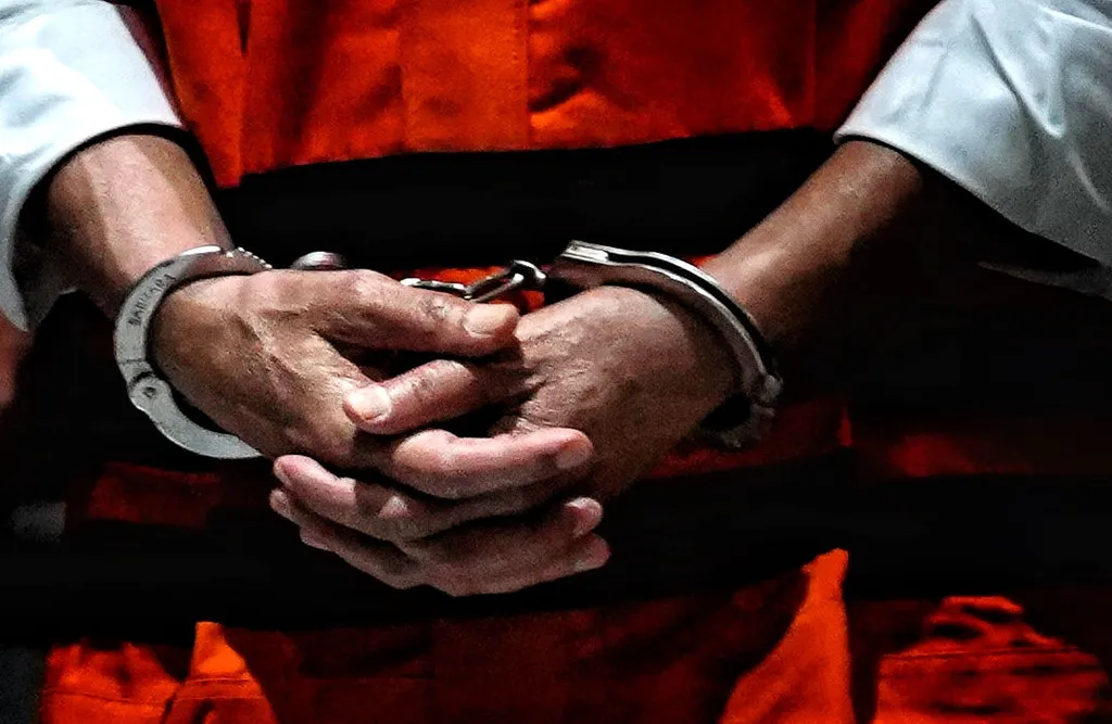 KPK Menahan Mantan Pejabat Pajak dalam Kasus Dugaan Korupsi