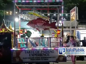 Malamang dan Kuliner Bahari Meriahkan Pawai Telong-Telong di Padang Utara