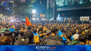 Massa Mahasiswa Kembali Geruduk DPR pada 27 Agustus, Ini Daftar 10 Tuntutan yang Disuarakan