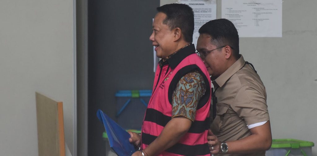 Mengapa Penangkapan Tersangka Belum Cukup Meyakinkan Publik dalam Pemberantasan Korupsi?